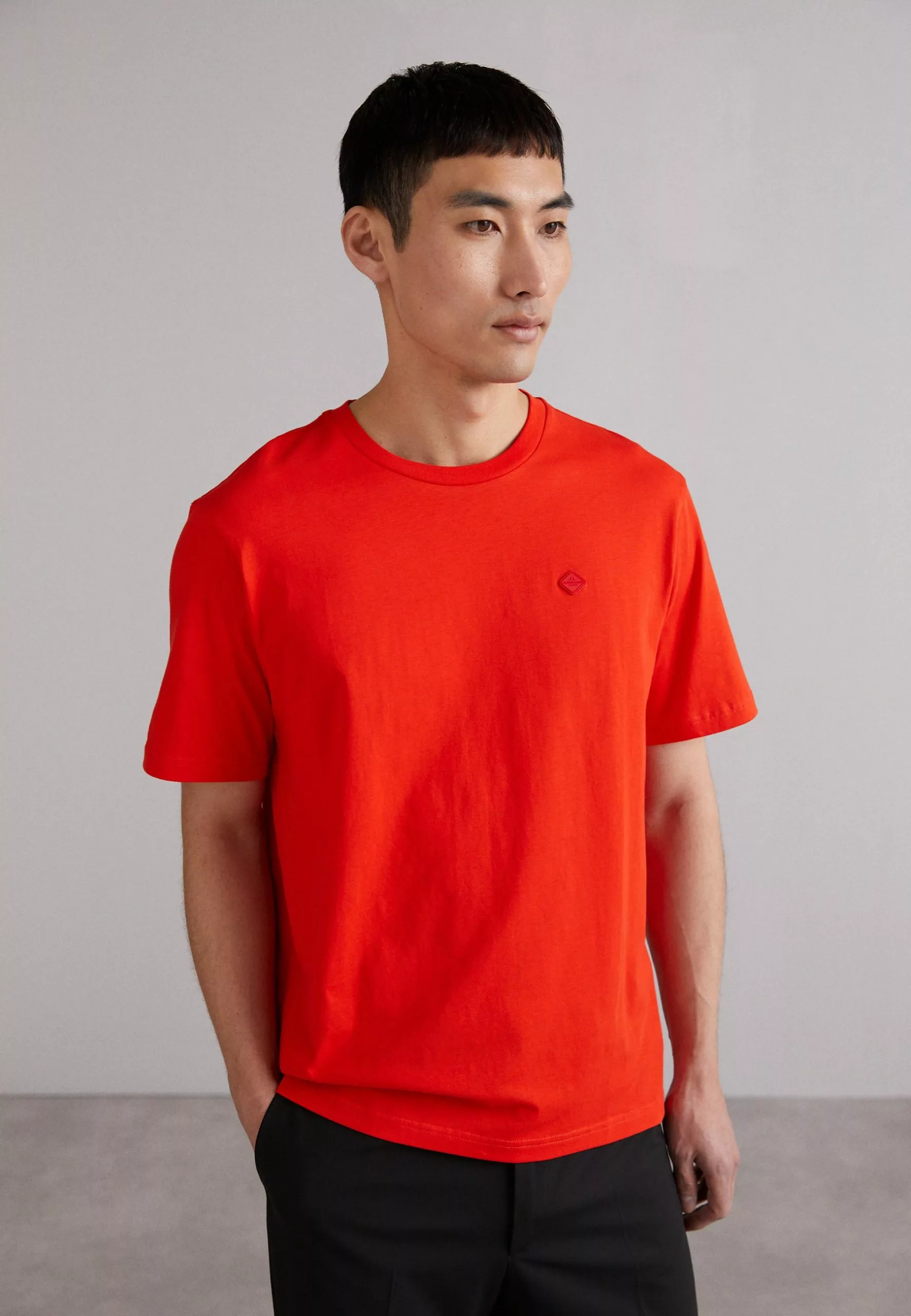 J.Lindeberg Dale Diamond Patch - T-Shirts - Fiery Red